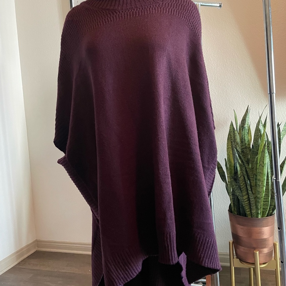 Maroon sweater